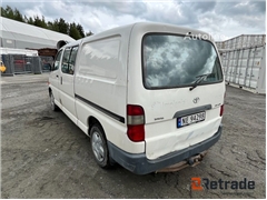 Sprzedam kombi minibus Toyota Hiace poprzez aukcję