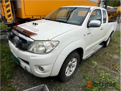 Sprzedam pick-up Toyota Hilux 4WD poprzez aukcję