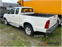 Sprzedam pick-up Toyota Hilux 4WD poprzez aukcję