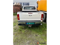 Sprzedam pick-up Toyota Hilux 4WD poprzez aukcję
