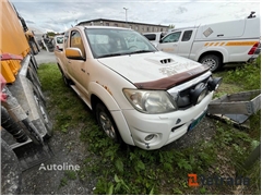 Sprzedam pick-up Toyota Hilux 4WD poprzez aukcję