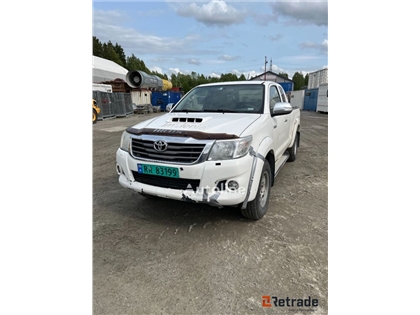 Sprzedam pick-up Toyota HILUX 4WD poprzez aukcję