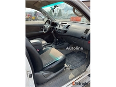 Sprzedam pick-up Toyota HILUX 4WD poprzez aukcję