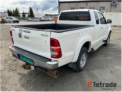 Sprzedam pick-up Toyota HILUX 4WD poprzez aukcję