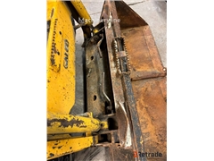Sprzedam mini ładowarka Komatsu SK 714 poprzez auk