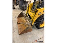 Sprzedam mini ładowarka Komatsu SK 714 poprzez auk