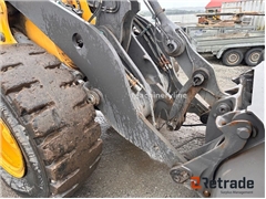 Sprzedam ładowarka kołowa Volvo L90F poprzez aukcj