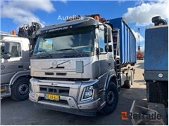 Volvo Fmx kroghejs med containerkasse og HMF 2243-Z2 gra