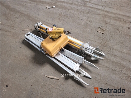 Sprzedam niwelator Topcon AT-G4 poprzez aukcję