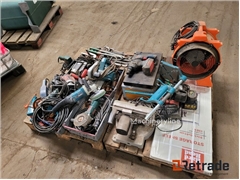 Sprzedam polerkę Makita 9227CB poprzez aukcję