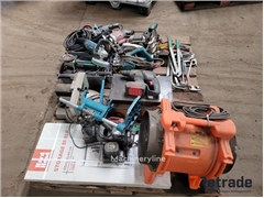 Sprzedam polerkę Makita 9227CB poprzez aukcję