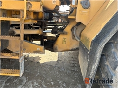 Sprzedam ładowarka kołowa Volvo L180E poprzez aukc
