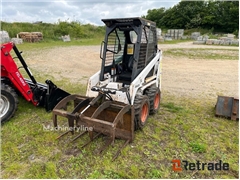 Sprzedam mini ładowarka Bobcat 443 poprzez aukcję