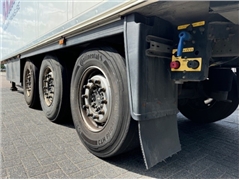 Schmitz Cargobull 3 AS COOLTRAILER, CARRIER VECTOR 1350, DAMAGE ON F