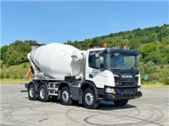 SCANIA P 450   BETONOMIESZARKA / 8x4  STAN BDB