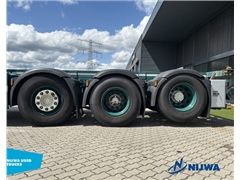 DAF XF 460 8x2 20ft container systeem