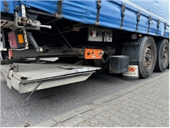 A&D 3 AS SCHUIFZEILEN TRAILER,LAADKLEP