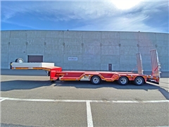 MAX Trailer 3 osiowe semi, zagłębienia,