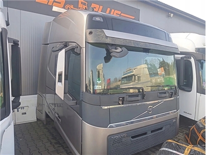 VOLVO FH4 - KABINA KOMPLETNA GLOBETROTTER