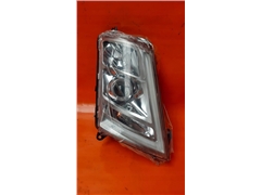 VOLVO FH4 REFLEKTOR LAMPA PRAWA XENON -NOWA!