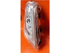 VOLVO FH4 REFLEKTOR LAMPA PRAWA XENON -NOWA!