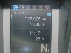 Mercedes Actros Ciężarówka do przewozu kontenerów Mercedes-Benz Actros 1924 + lift + euro 6