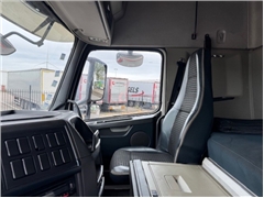 Volvo FH 420 GLOBETROTTER,ADR LOW KM