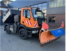 Wielofunkcyjna maszyna komunalna Mercedes-Benz U-2