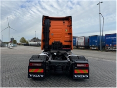 Volvo FH 460 GLOBETROTTER , 2 TANKS , LOW KM