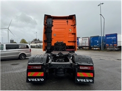 Volvo FH 420 GLOBETROTTER, 2 TANKS , LOW KM