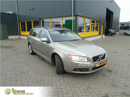 Samochód Volvo V70 + manual