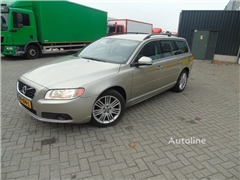 Samochód Volvo V70 + manual