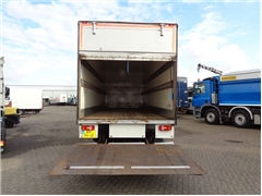 Mercedes Axor Ciężarówka furgon Mercedes-Benz AXOR 1823 + Dhollandia Lift