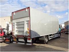 Mercedes Axor Ciężarówka furgon Mercedes-Benz AXOR 1823 + Dhollandia Lift