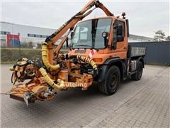 Wielofunkcyjna maszyna komunalna Mercedes-Benz U-4